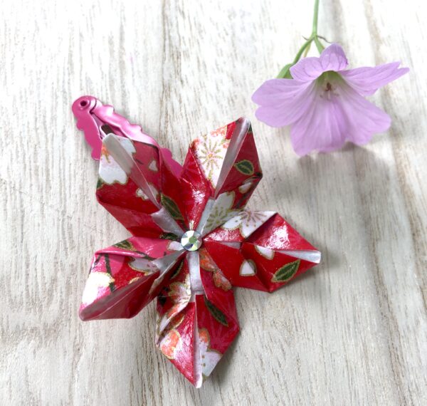 Barrette en origami rouge