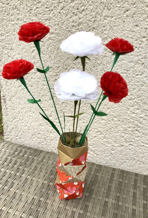 Bouquet d'œillets rouge et blanc