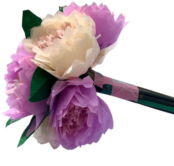 Petit bouquet de pivoines de papier de soie de couleur rose tendre