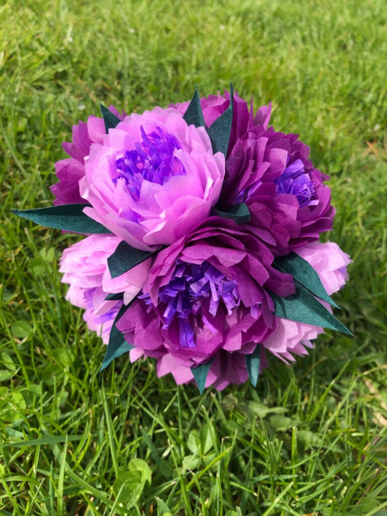 Petit bouquet de pivoines de papier de soie et papier népalais violet