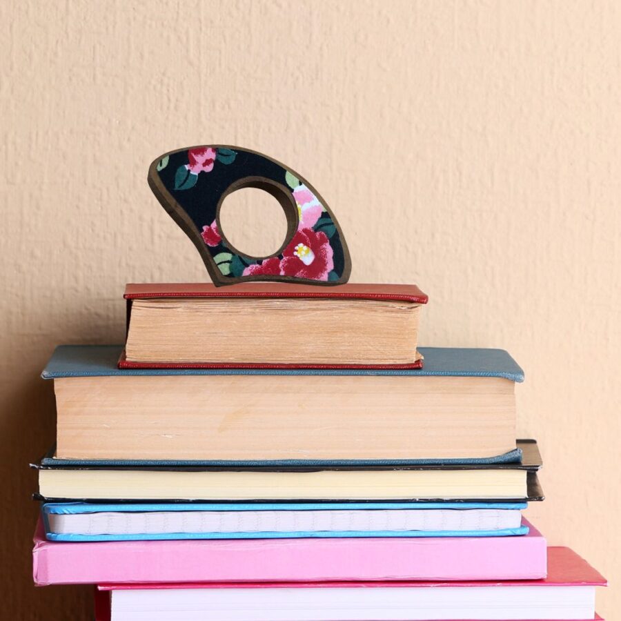 bague de lecture camélia noire