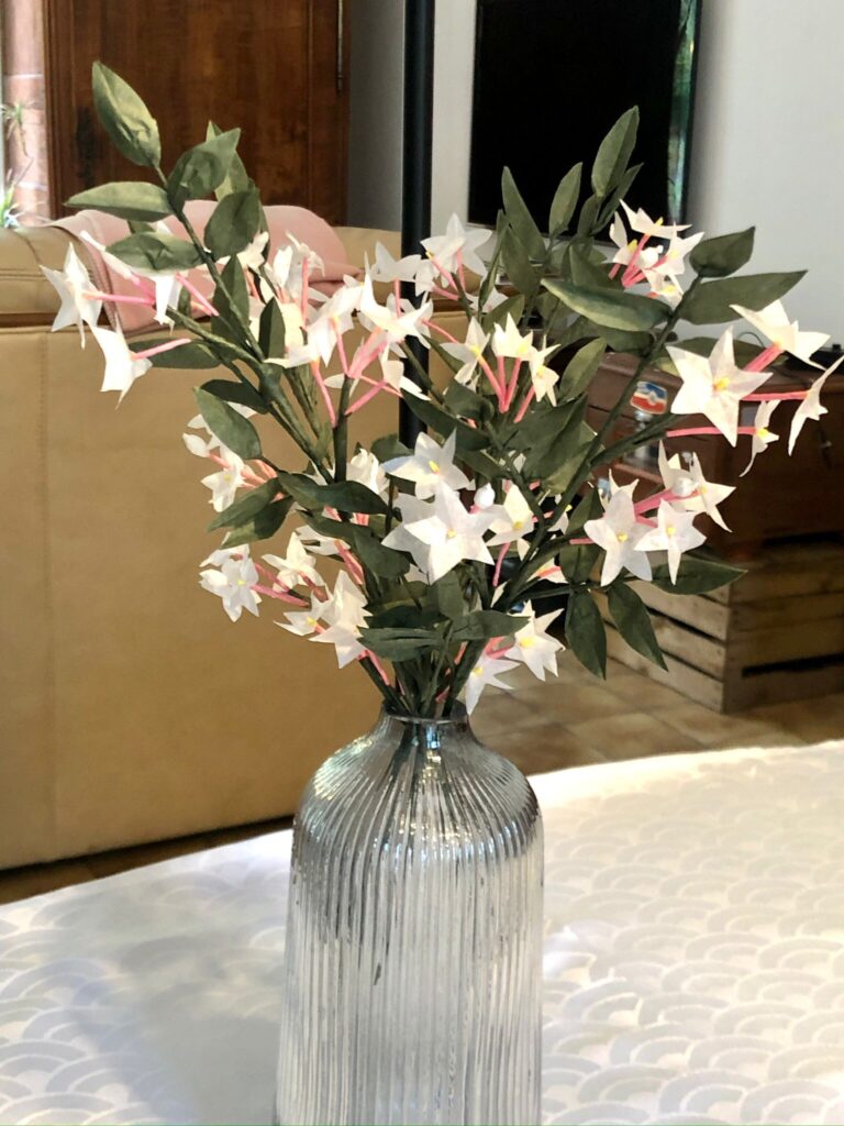 jasmin de papier de soie réalisé en atelier